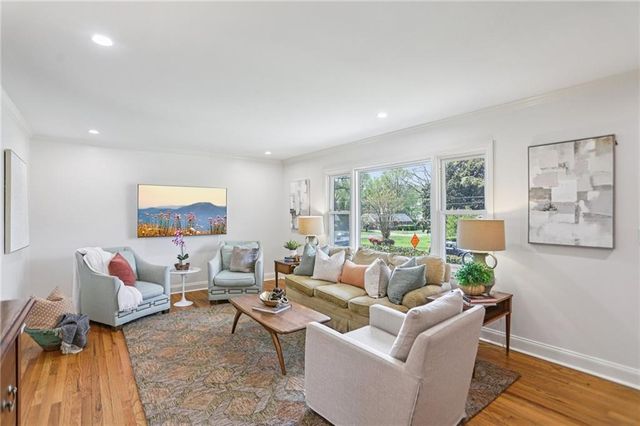 2233 Rando Lane NW, Atlanta, GA 30318