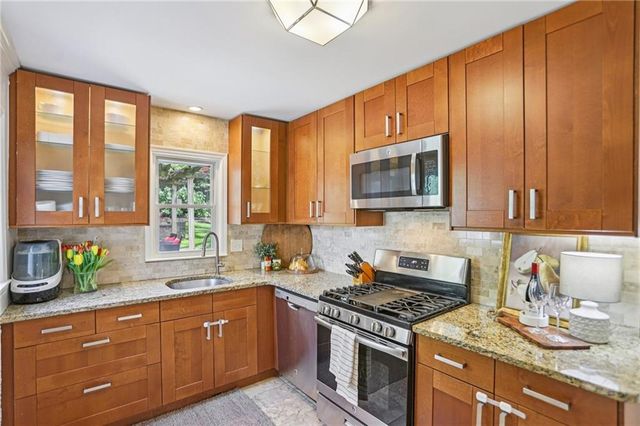 2233 Rando Lane NW, Atlanta, GA 30318