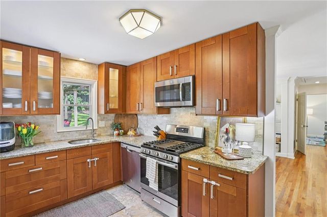 2233 Rando Lane NW, Atlanta, GA 30318