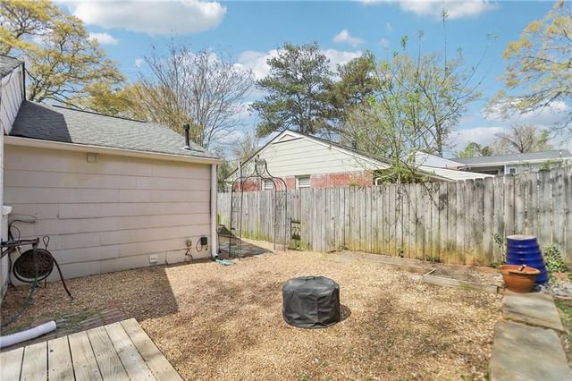 2233 Rando Lane NW, Atlanta, GA 30318
