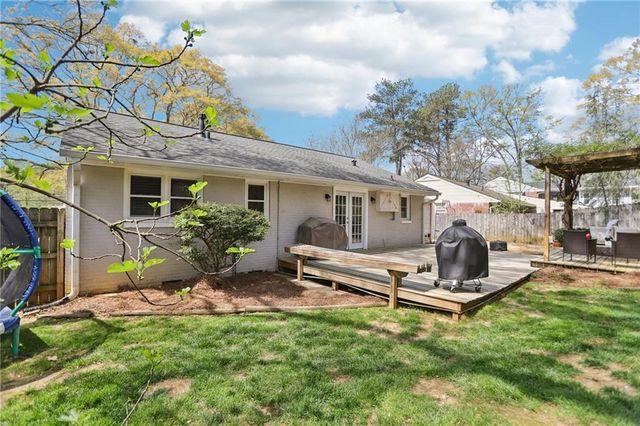 2233 Rando Lane NW, Atlanta, GA 30318