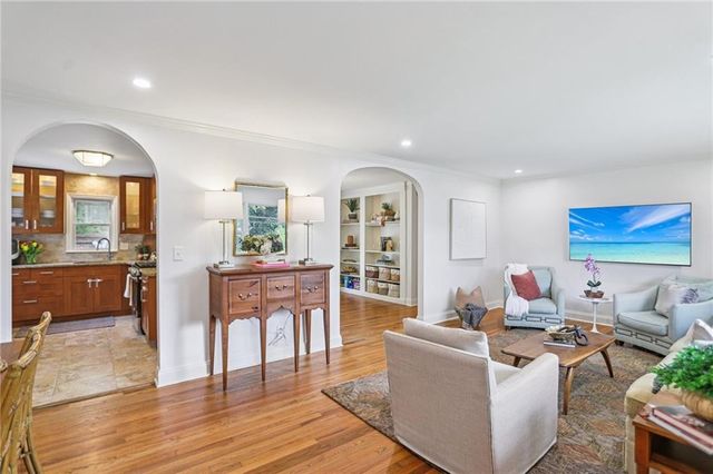 2233 Rando Lane NW, Atlanta, GA 30318