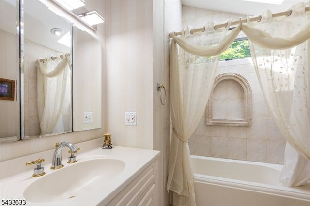 11 Allen Dr, Wayne Twp., NJ 07470