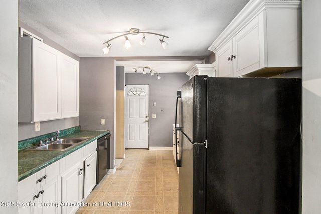 1537 Roselawn Avenue, Lansing, MI 48915