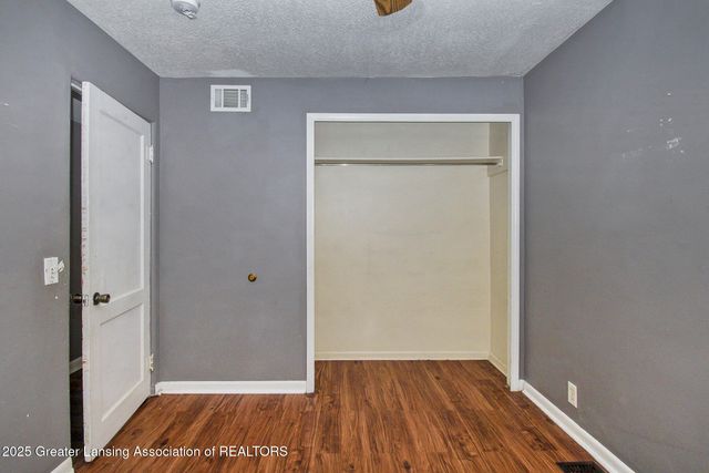 1537 Roselawn Avenue, Lansing, MI 48915