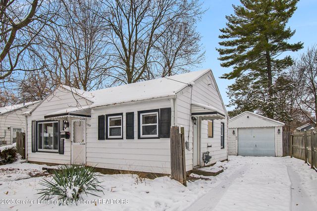 1537 Roselawn Avenue, Lansing, MI 48915