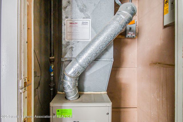 1537 Roselawn Avenue, Lansing, MI 48915