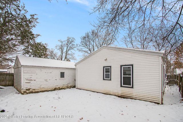 1537 Roselawn Avenue, Lansing, MI 48915