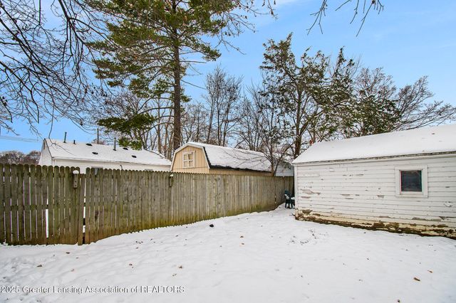 1537 Roselawn Avenue, Lansing, MI 48915