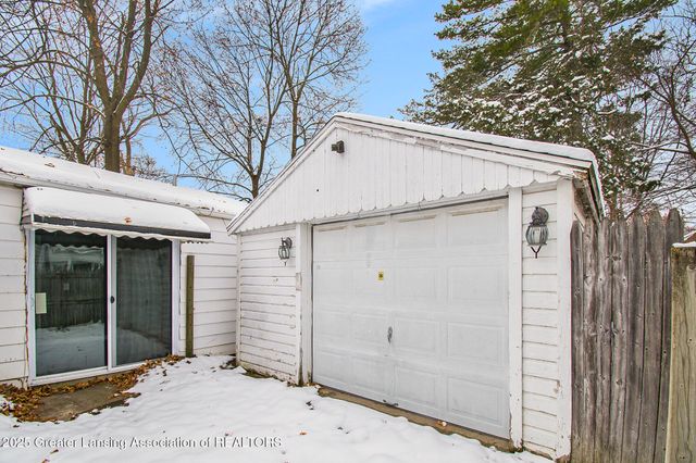 1537 Roselawn Avenue, Lansing, MI 48915