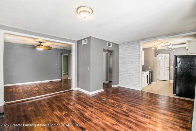 1537 Roselawn Avenue, Lansing, MI 48915