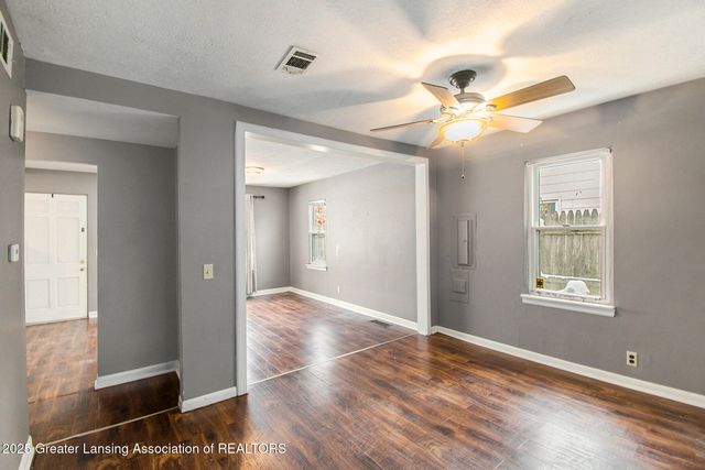 1537 Roselawn Avenue, Lansing, MI 48915