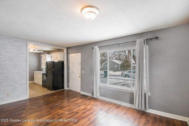 1537 Roselawn Avenue, Lansing, MI 48915