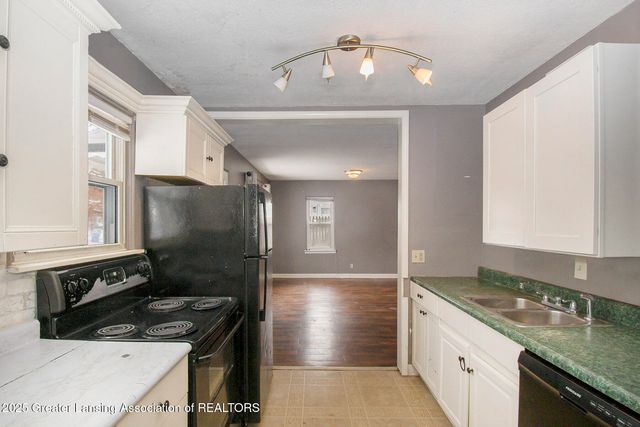 1537 Roselawn Avenue, Lansing, MI 48915