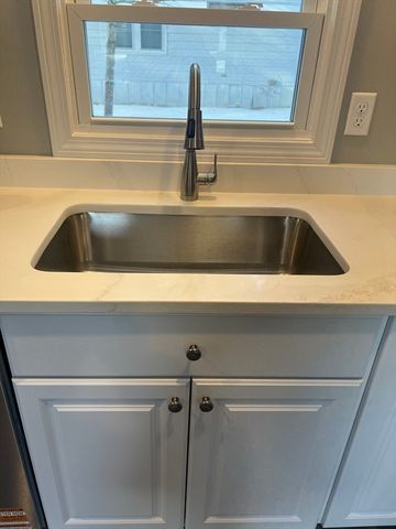 7 David, Carver, MA 02330