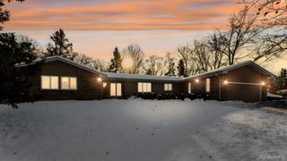 2247 Silver Maple Drive, Milford Charter Township, MI 48380
