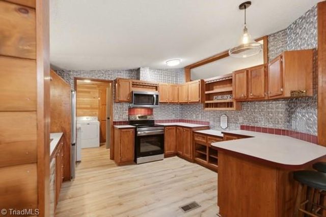 1784 Snowberry Trail, Sophia, NC 27350