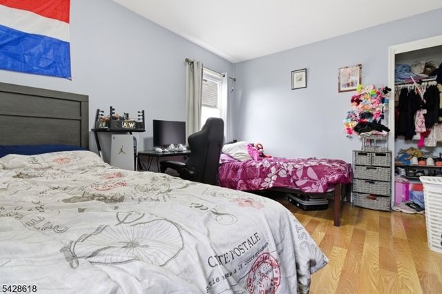 1129 E Henry St, Linden City, NJ 07036