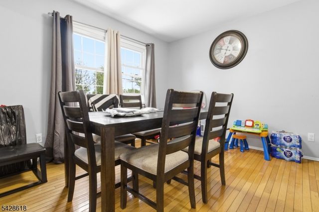 1129 E Henry St, Linden City, NJ 07036