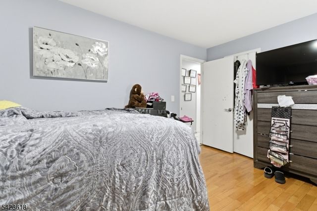 1129 E Henry St, Linden City, NJ 07036