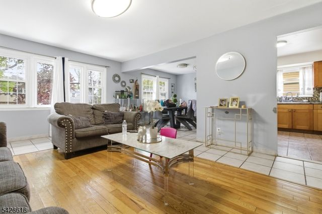 1129 E Henry St, Linden City, NJ 07036