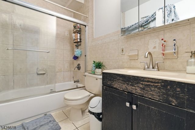 1129 E Henry St, Linden City, NJ 07036