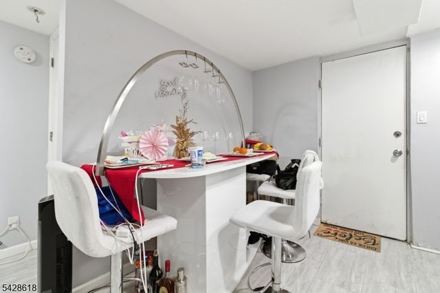 1129 E Henry St, Linden City, NJ 07036