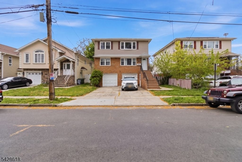 1129 E Henry St, Linden City, NJ 07036