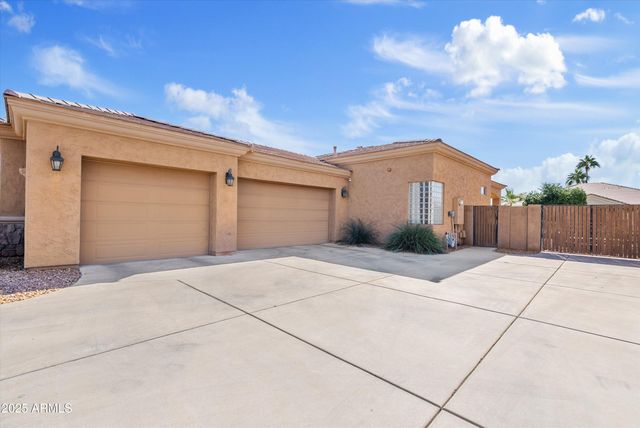 18017 W MONTEBELLO Avenue, Litchfield Park, AZ 85340