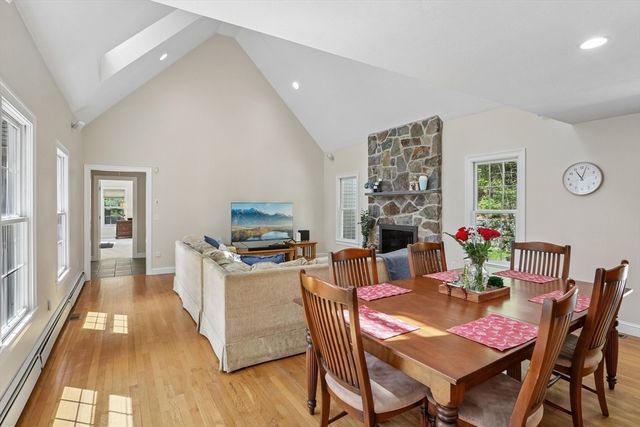 34 Broken Tree Rd, Medway, MA 02053