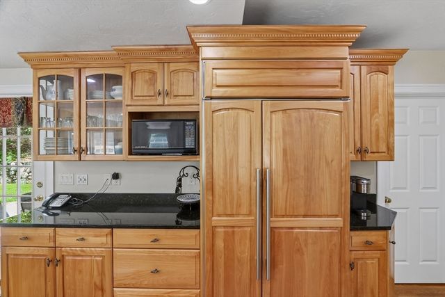 34 Broken Tree Rd, Medway, MA 02053