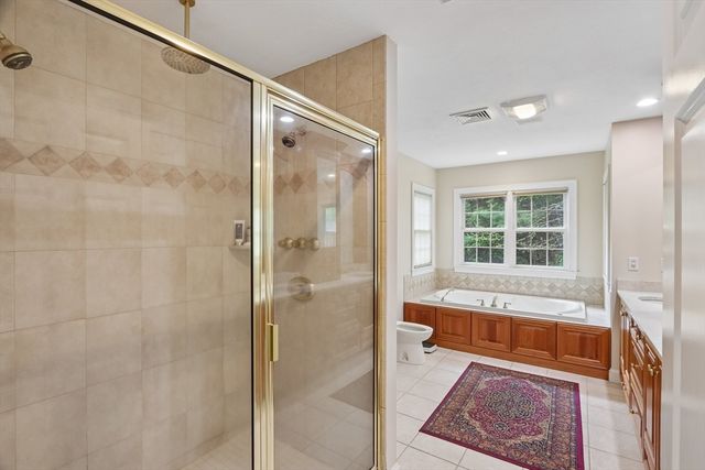 34 Broken Tree Rd, Medway, MA 02053