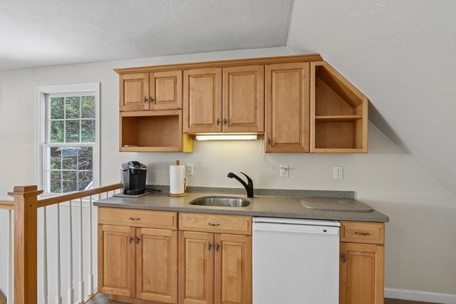 34 Broken Tree Rd, Medway, MA 02053
