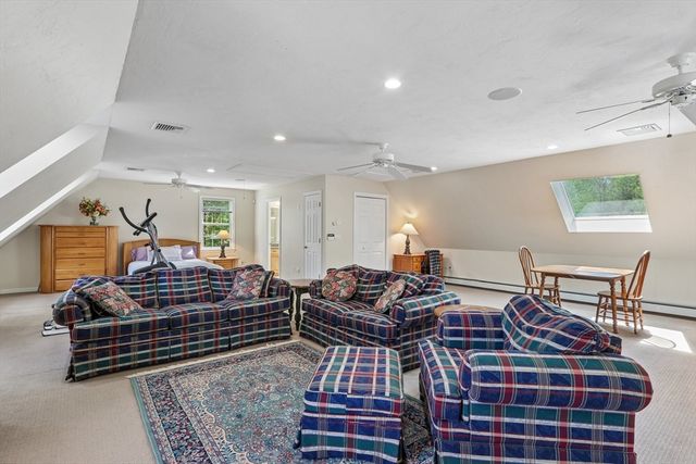 34 Broken Tree Rd, Medway, MA 02053