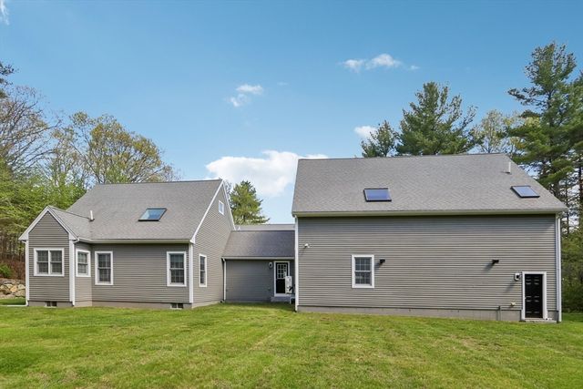 34 Broken Tree Rd, Medway, MA 02053