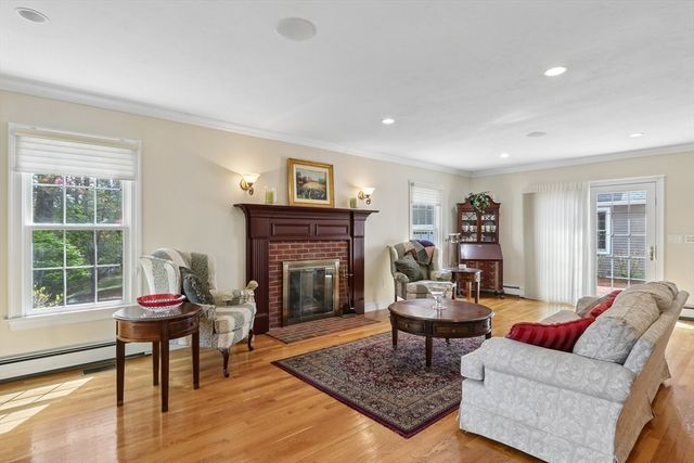 34 Broken Tree Rd, Medway, MA 02053