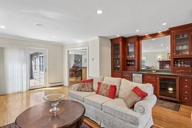 34 Broken Tree Rd, Medway, MA 02053