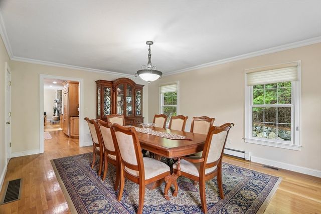 34 Broken Tree Rd, Medway, MA 02053