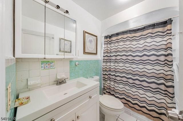 761 Drake Ave, Roselle Boro, NJ 07203