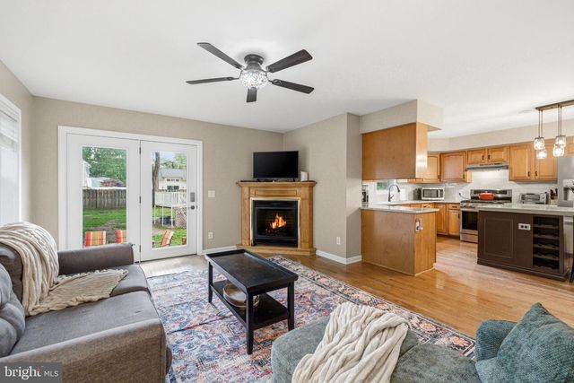 706 MAIN ST, Riverton, NJ 08077