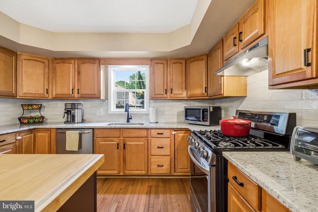 706 MAIN ST, Riverton, NJ 08077