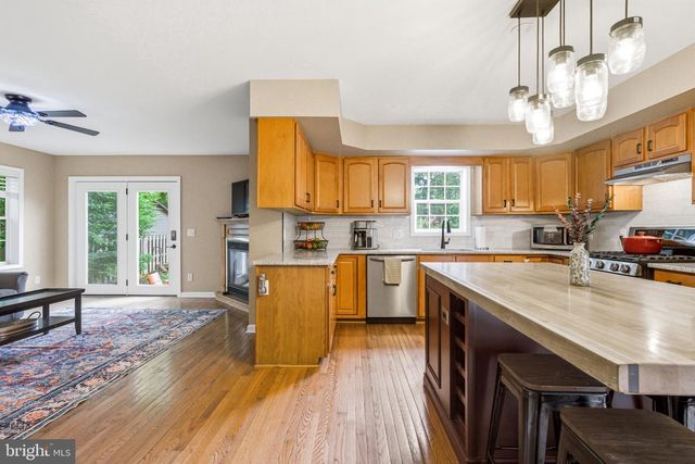 706 MAIN ST, Riverton, NJ 08077