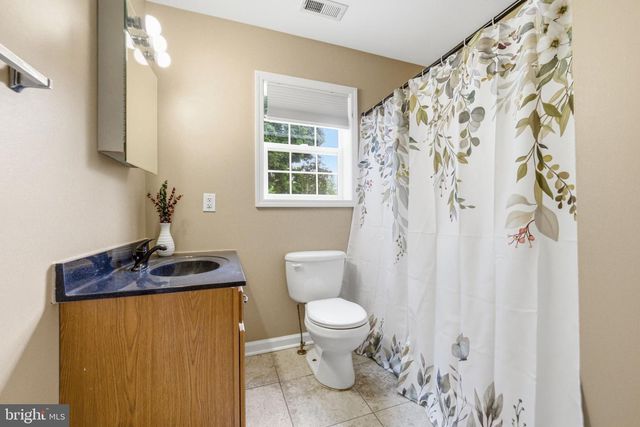 706 MAIN ST, Riverton, NJ 08077