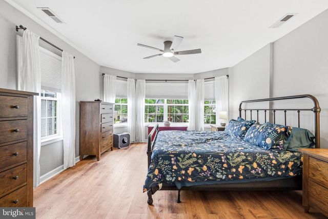 706 MAIN ST, Riverton, NJ 08077