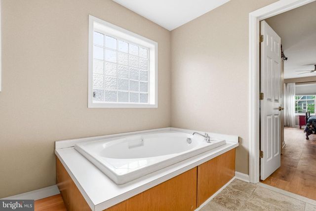706 MAIN ST, Riverton, NJ 08077