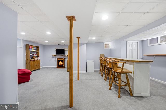 706 MAIN ST, Riverton, NJ 08077