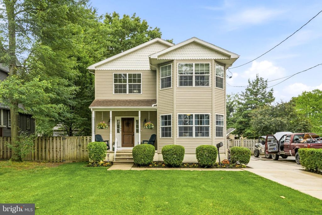 706 MAIN ST, Riverton, NJ 08077