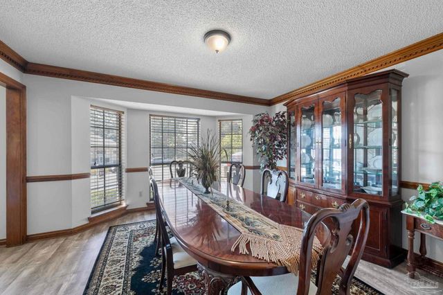 9812 Bridgewood Ln, Pensacola, FL 32514