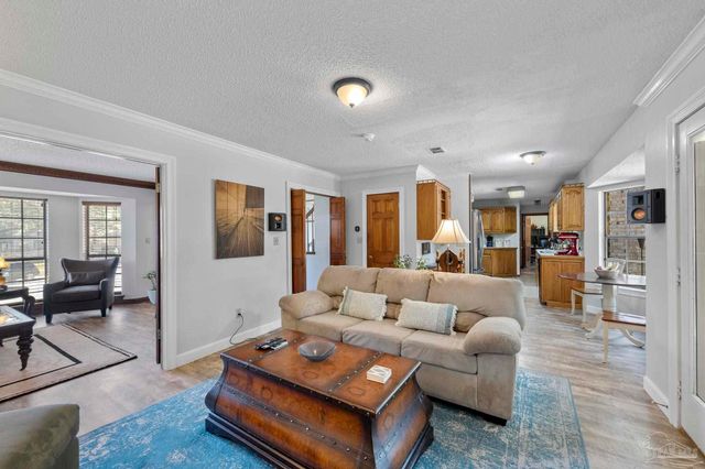 9812 Bridgewood Ln, Pensacola, FL 32514