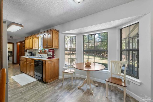 9812 Bridgewood Ln, Pensacola, FL 32514